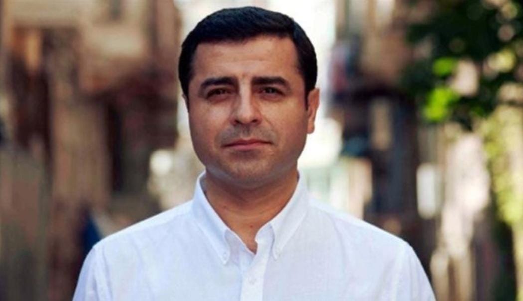 Selahattin Demirtaş isim vermeden “provokatör” diyerek yüklendi!