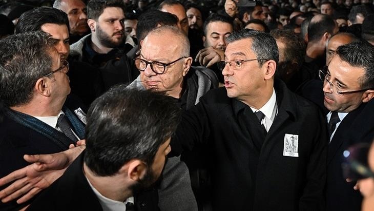 CHP Genel Başkanı Özel’e Şehit Cenazesinde tepki