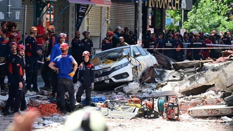 İstanbul’da çöken binada gözaltı sayısı 2’ye çıktı